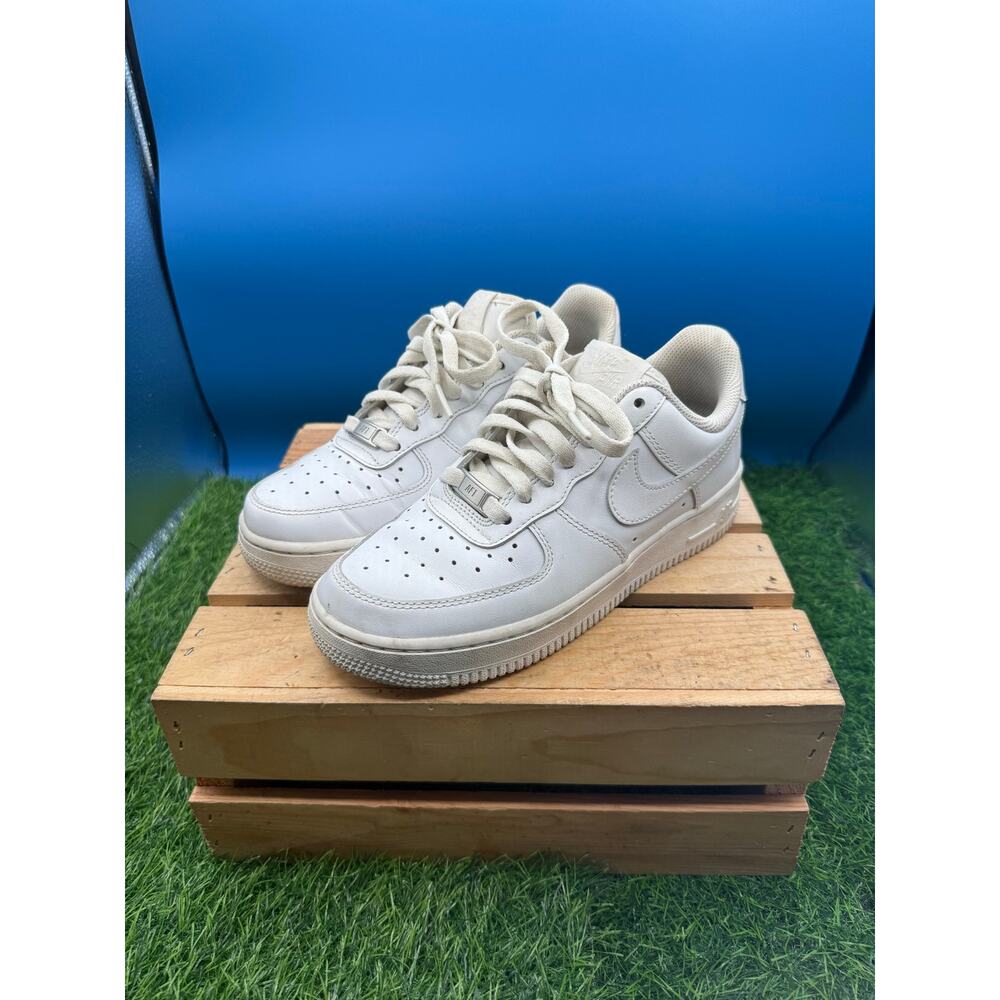 Nike Air Force 1 '07 Low All-White Sneakers – Women's Size 6 - (DD8959-100)